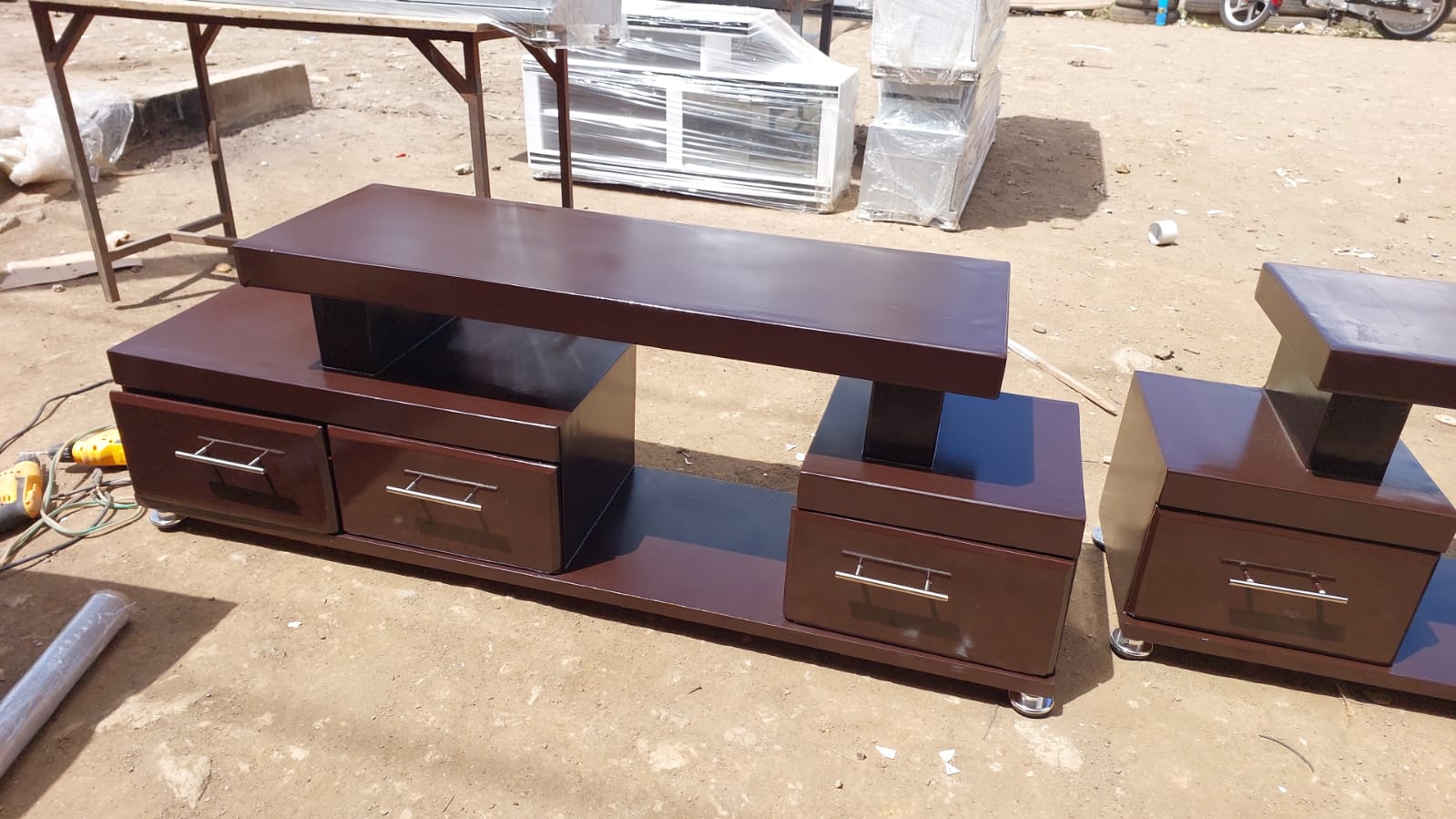 Tv stand