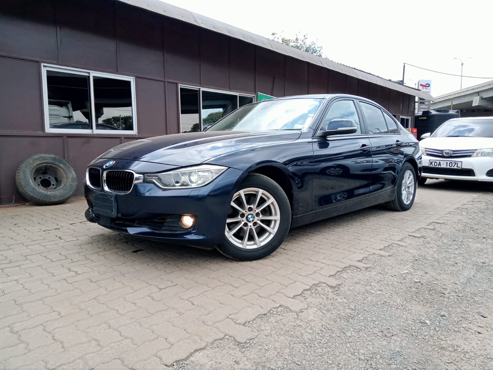 BMW 320i