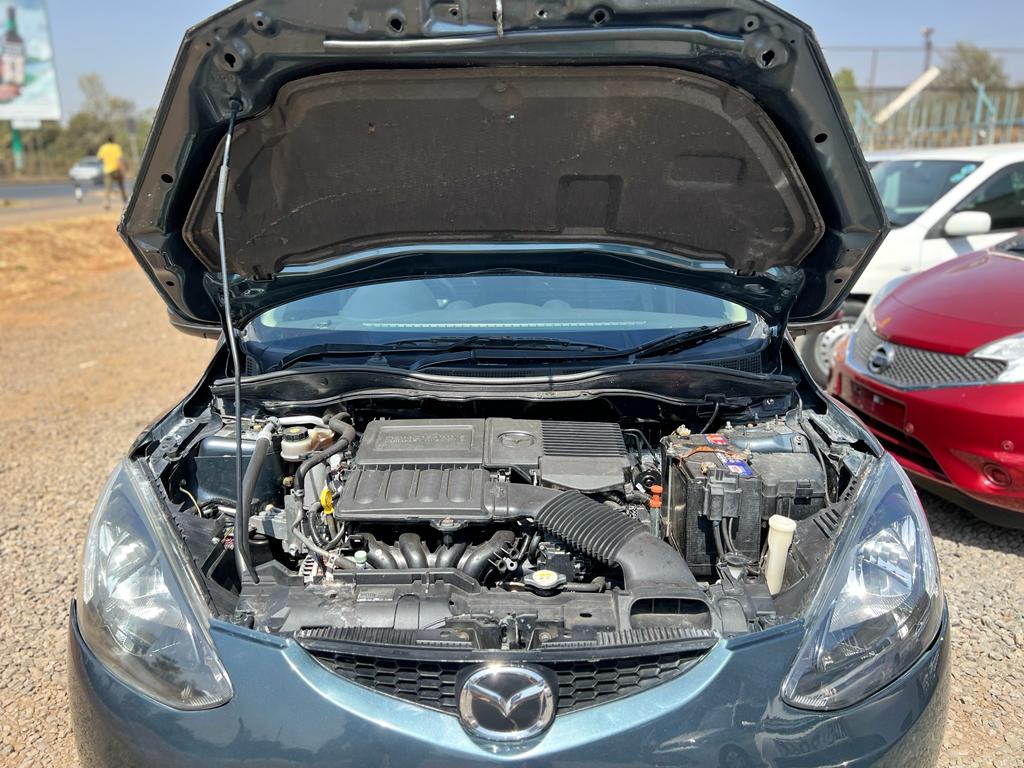 Mazda demio