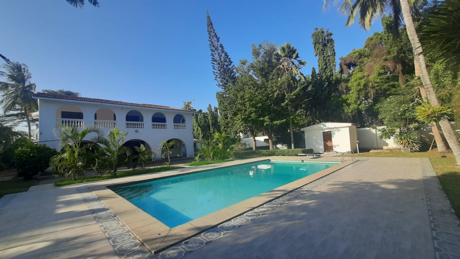 5 Bedroom Mansion for Rent in  Nyali