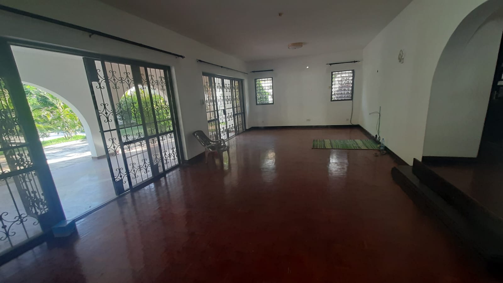 5 Bedroom Mansion for Rent in  Nyali