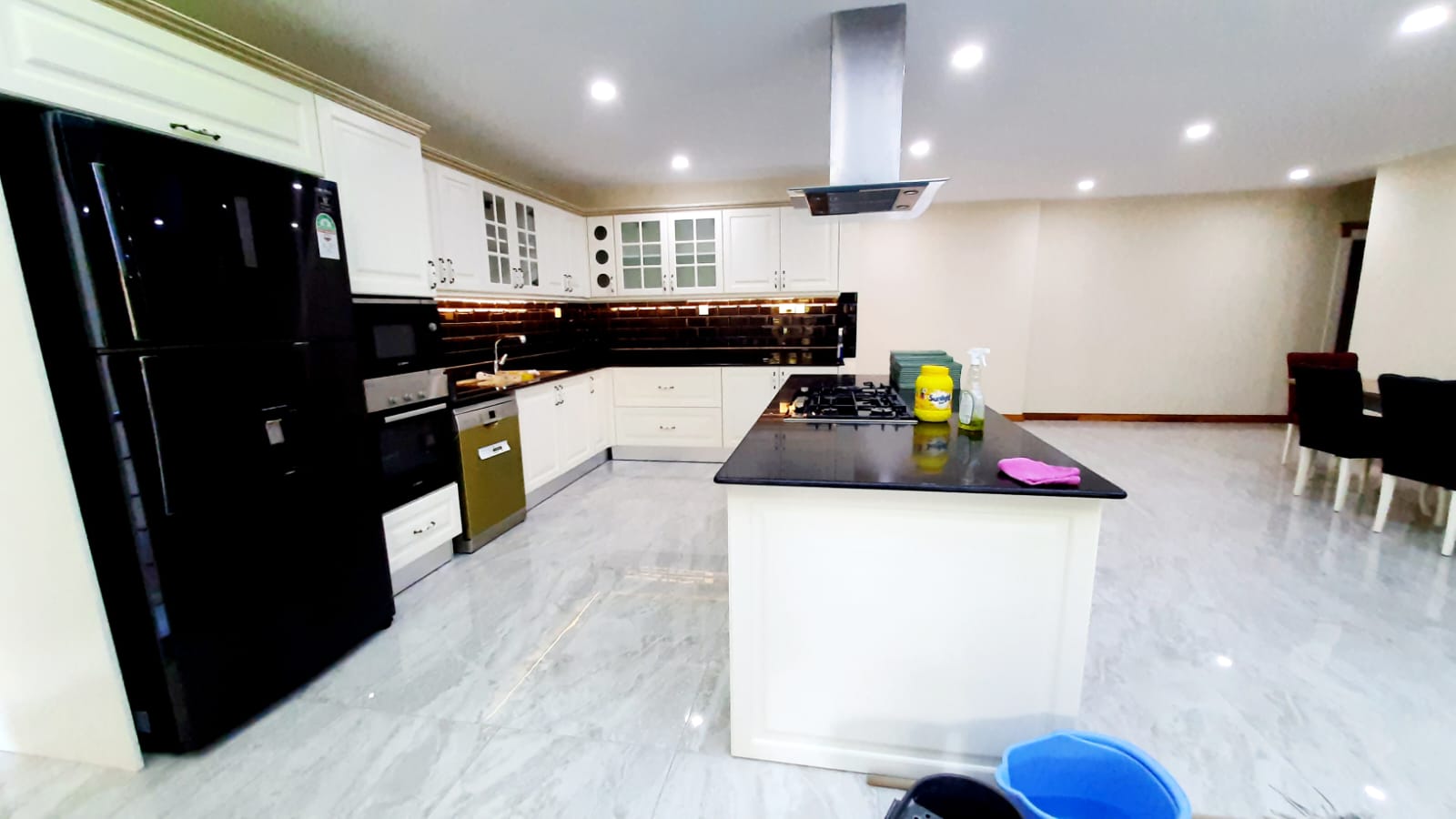 4 bedrooms penthouse to let in nyali.