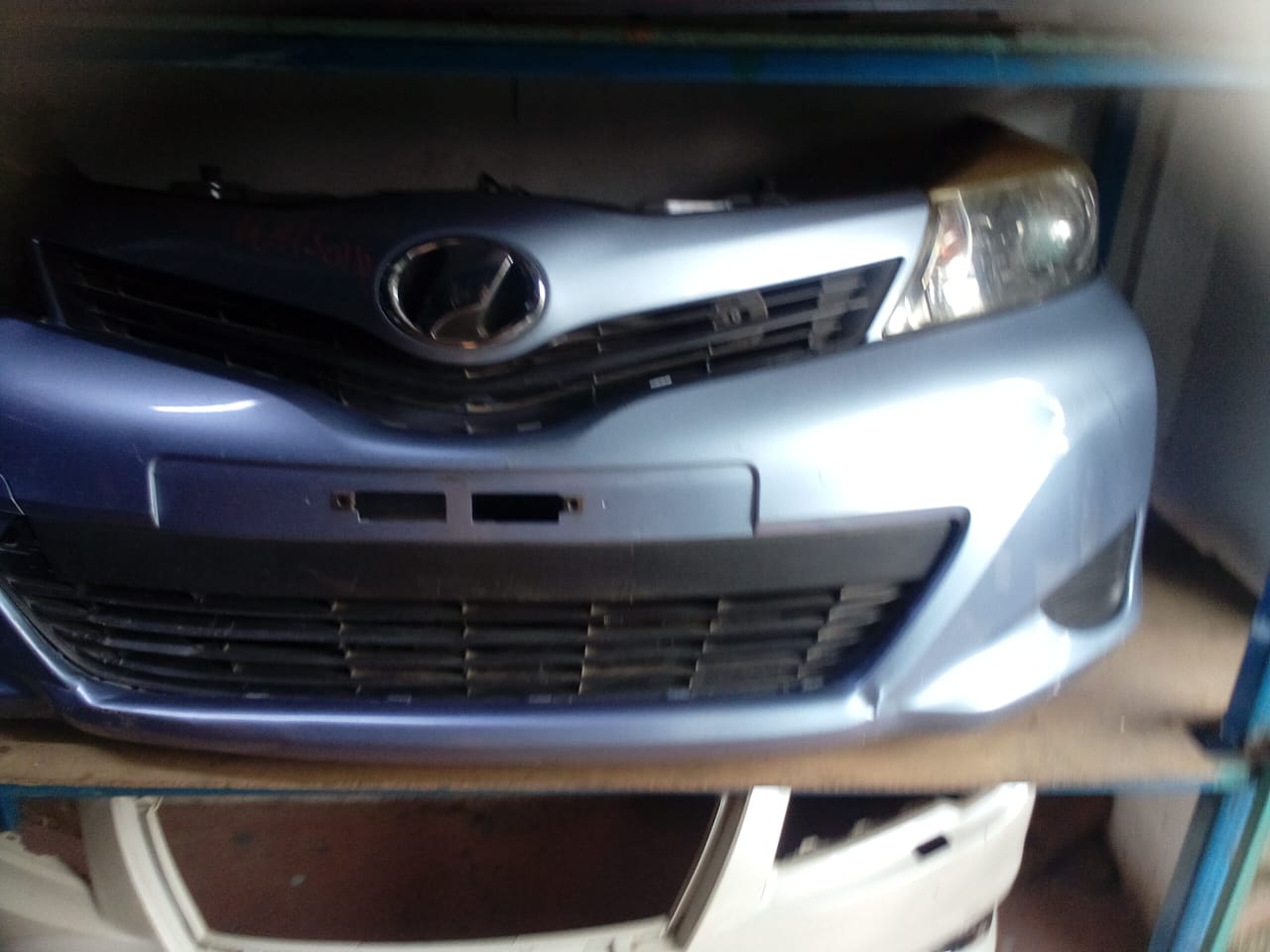 Vitz 2012 nosecut
