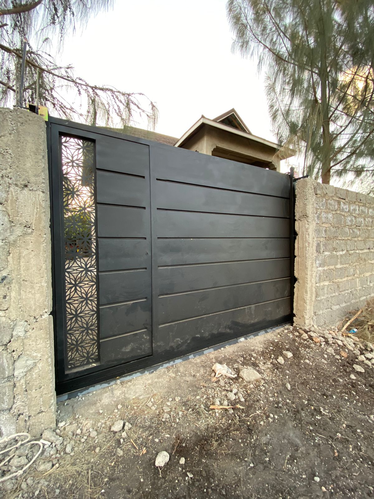 CNS laser sliding gate