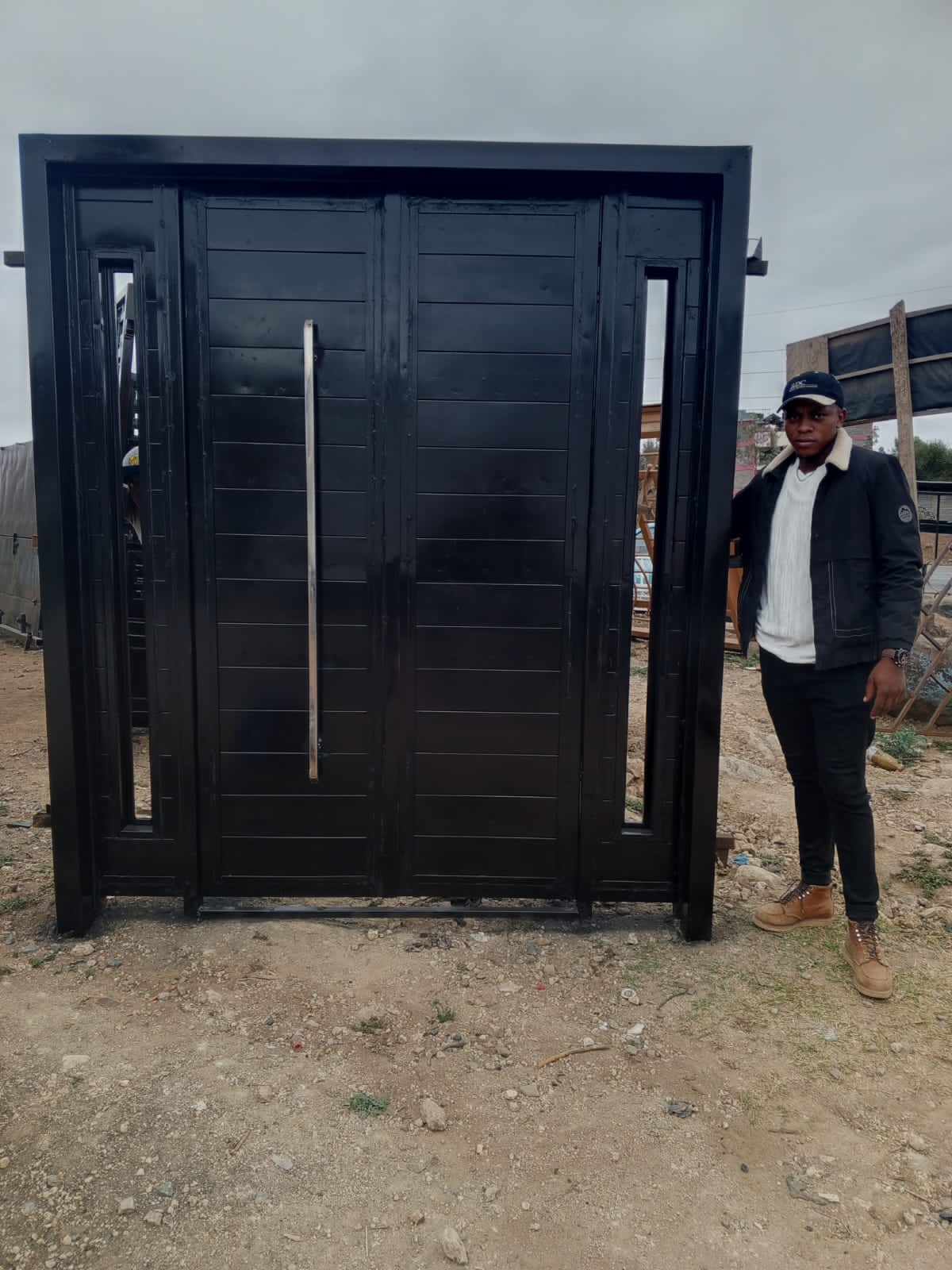 Metallic Gate design