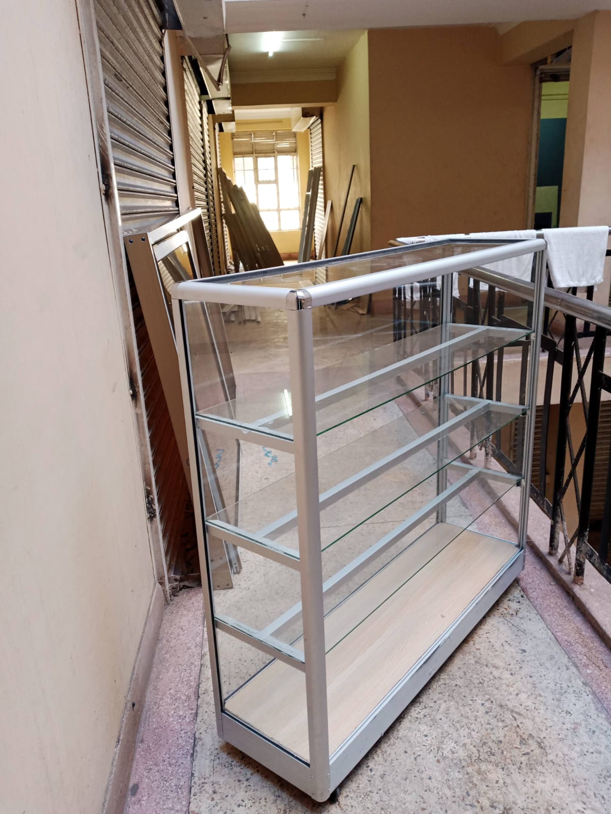 4 feet aluminum Display