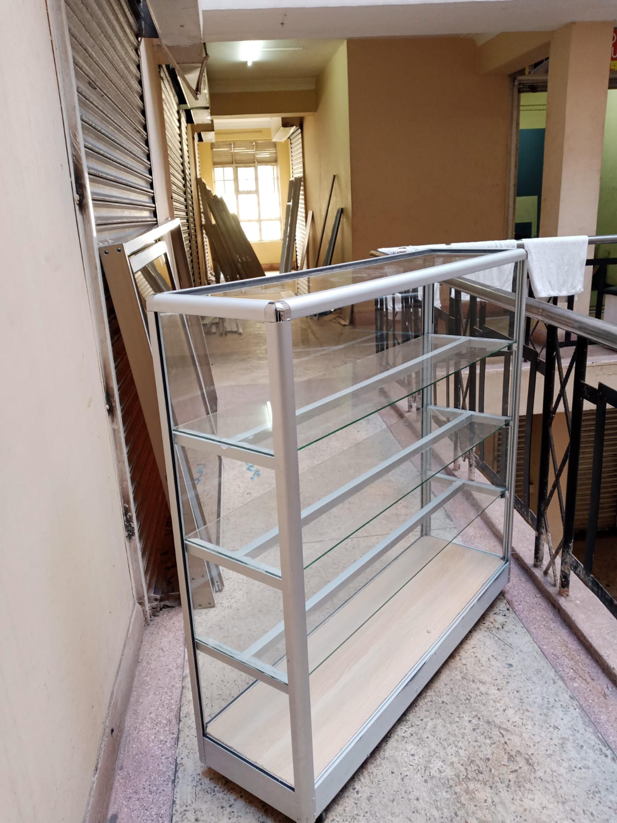 4 feet aluminum Display