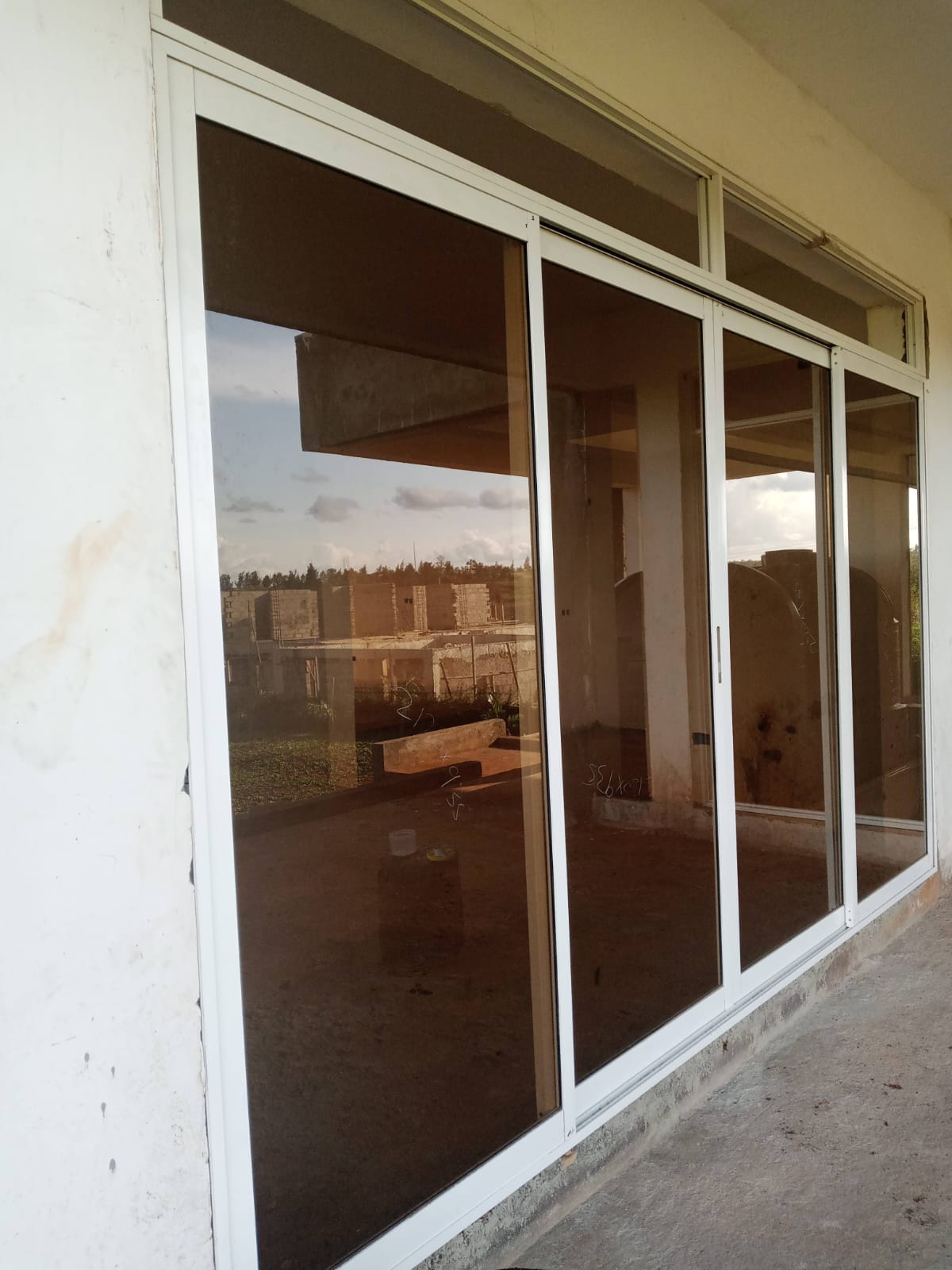 Installation of aluminum sliding doors