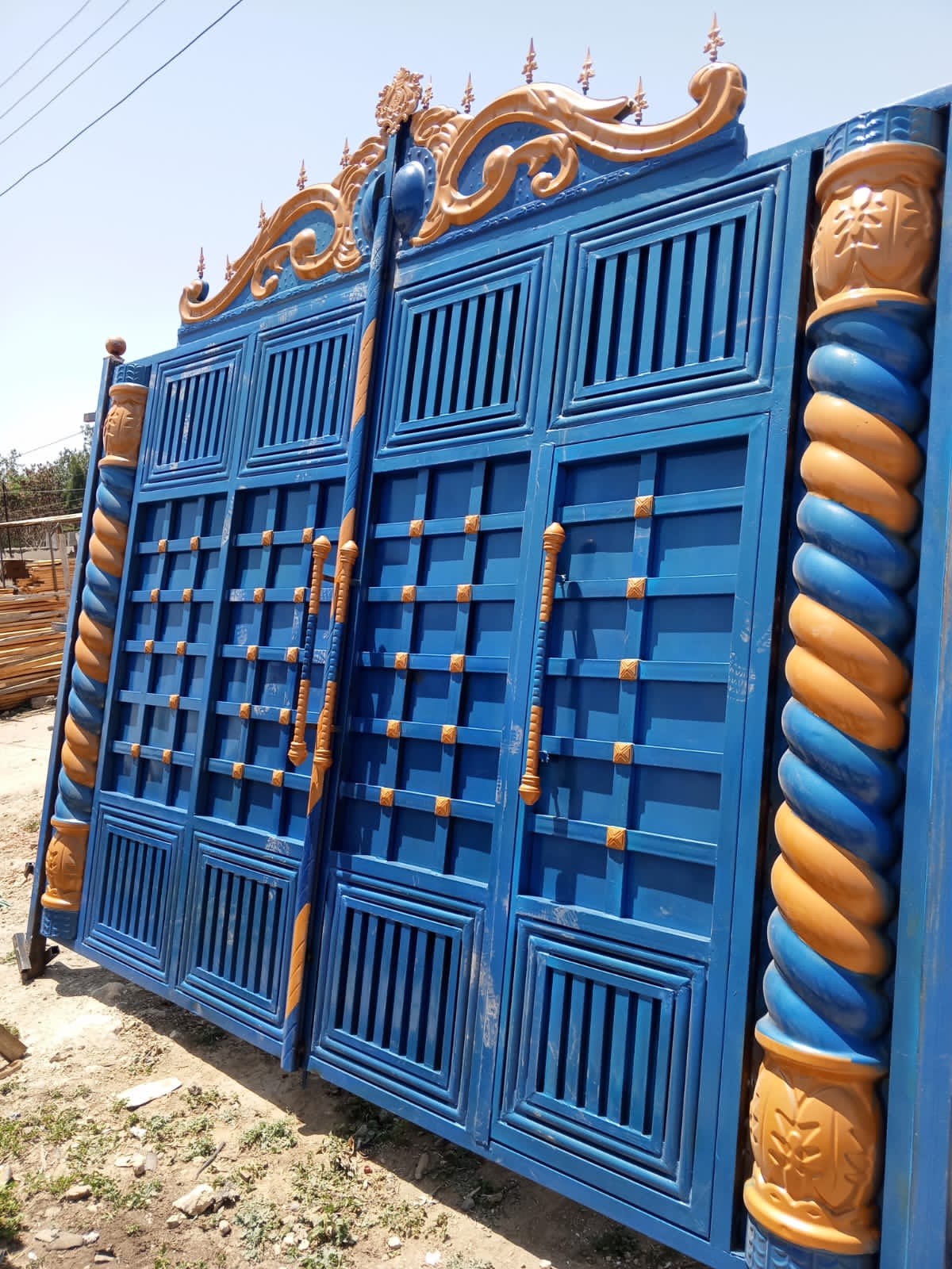 Metallic Gate design