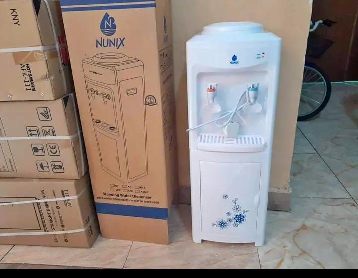 Nunix standing dispenser