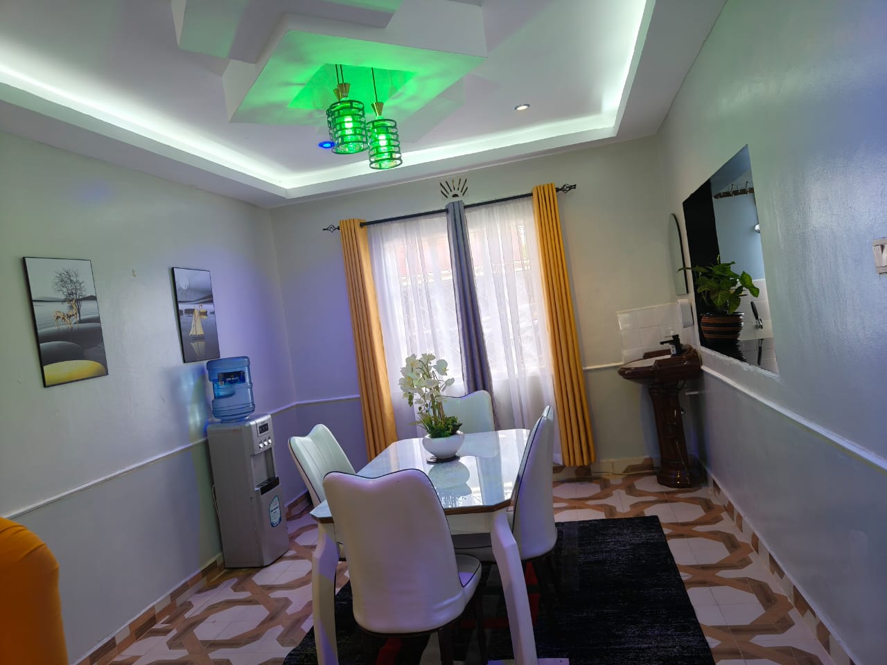 stylish 3 bedroom Airbnb