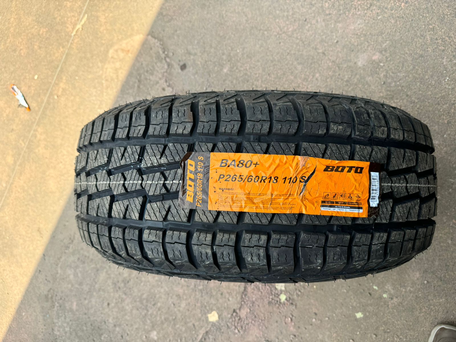 265/60R18 boto