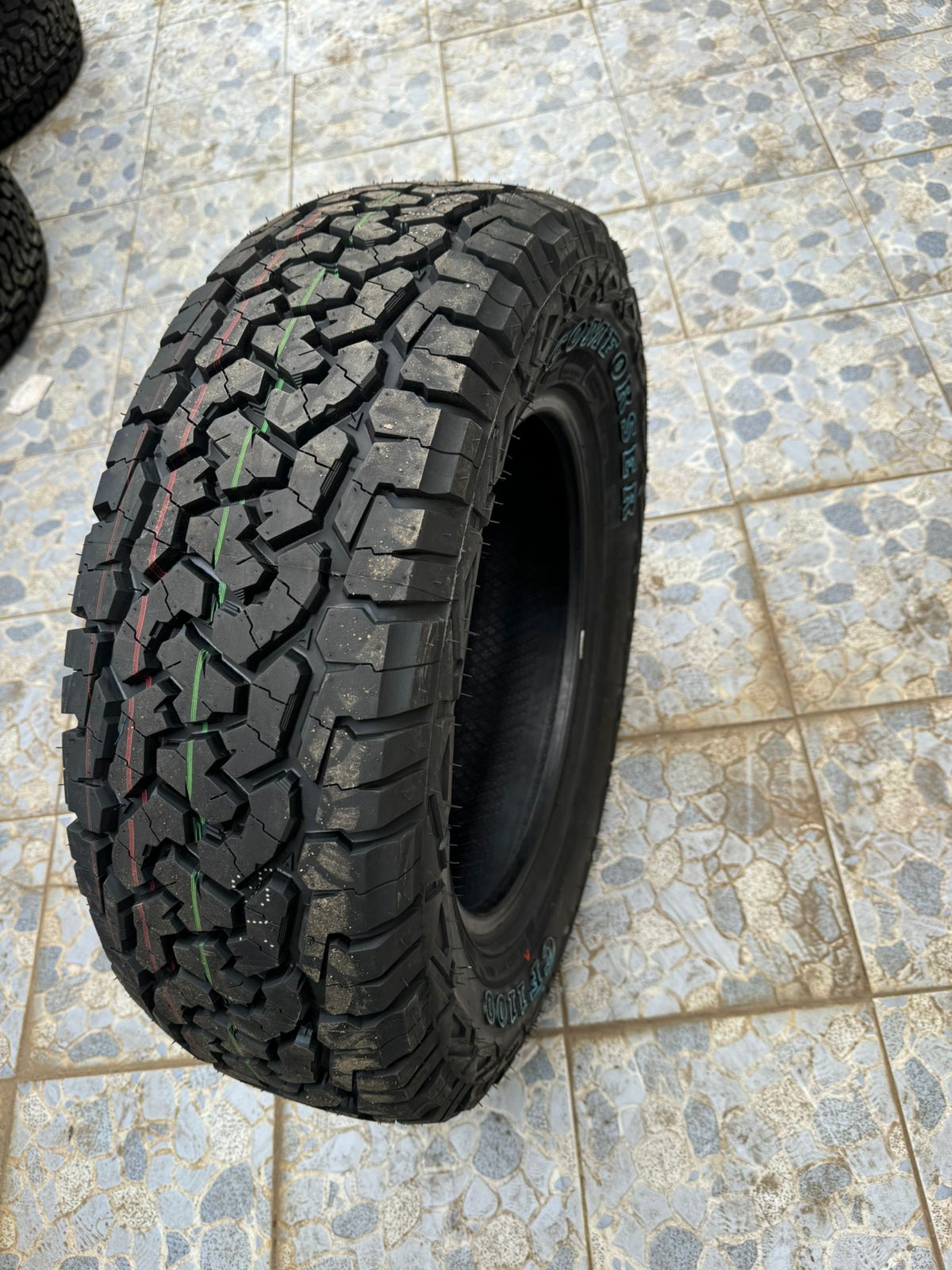 215/70R16 cf 1100