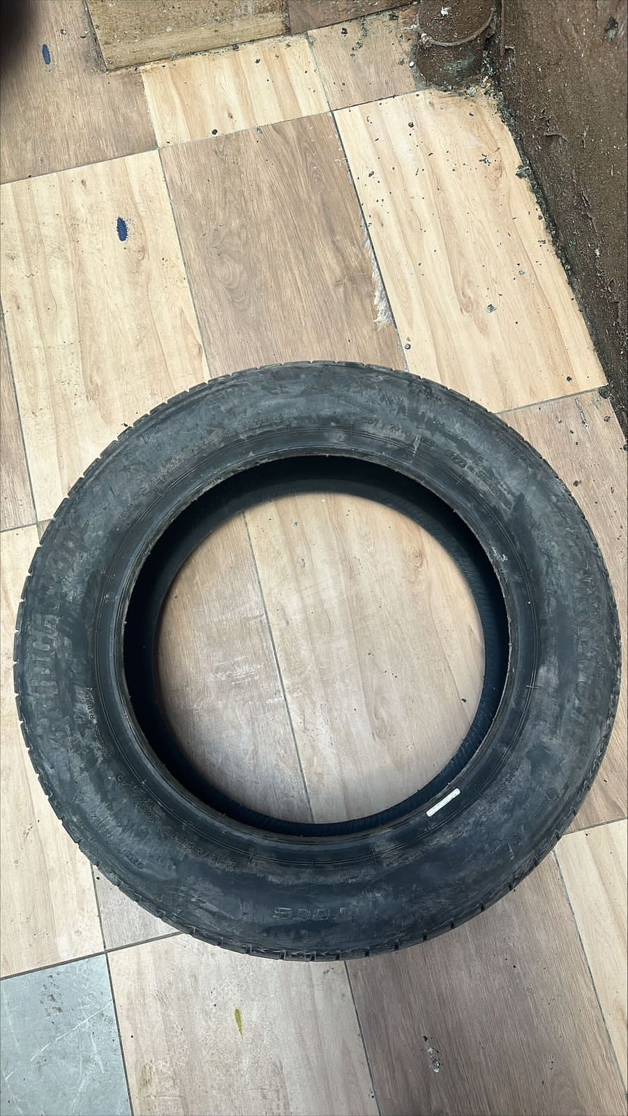 235/53R18 bridgestone