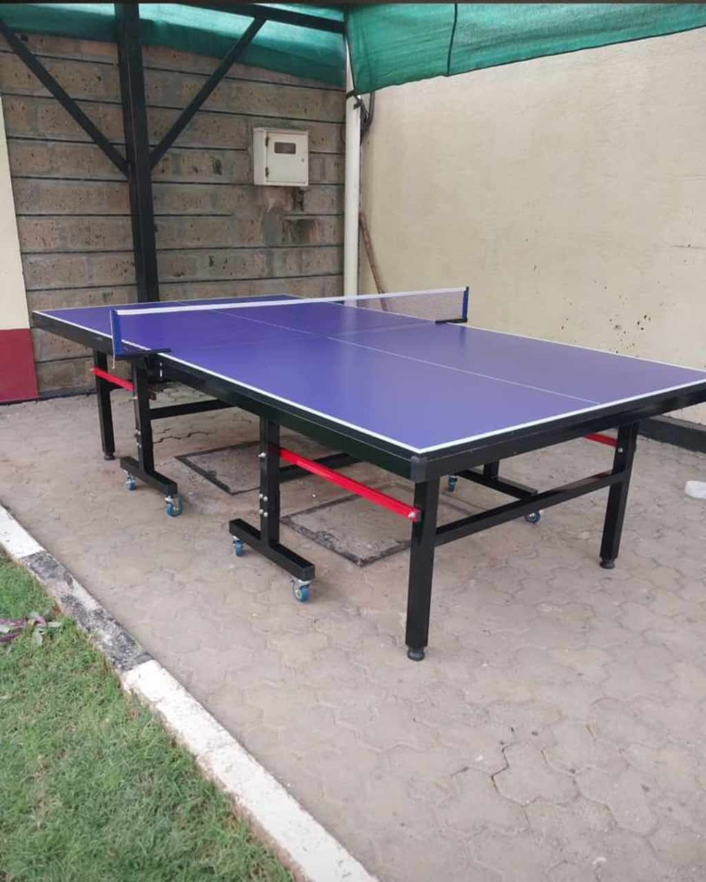 Tennis table