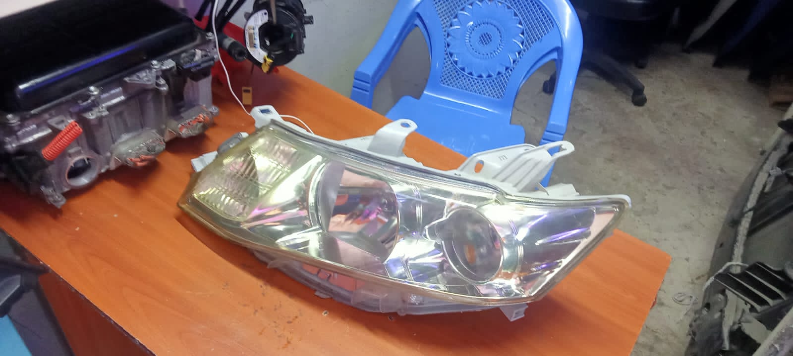 Allion 260 headlight non xenon