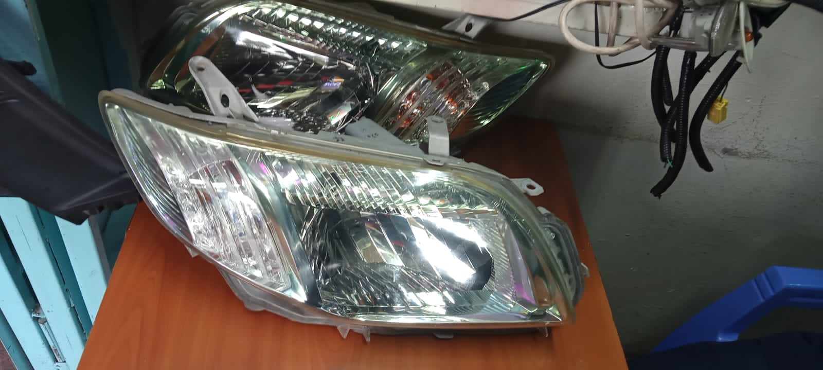 Axio 2010 non xenon headlights