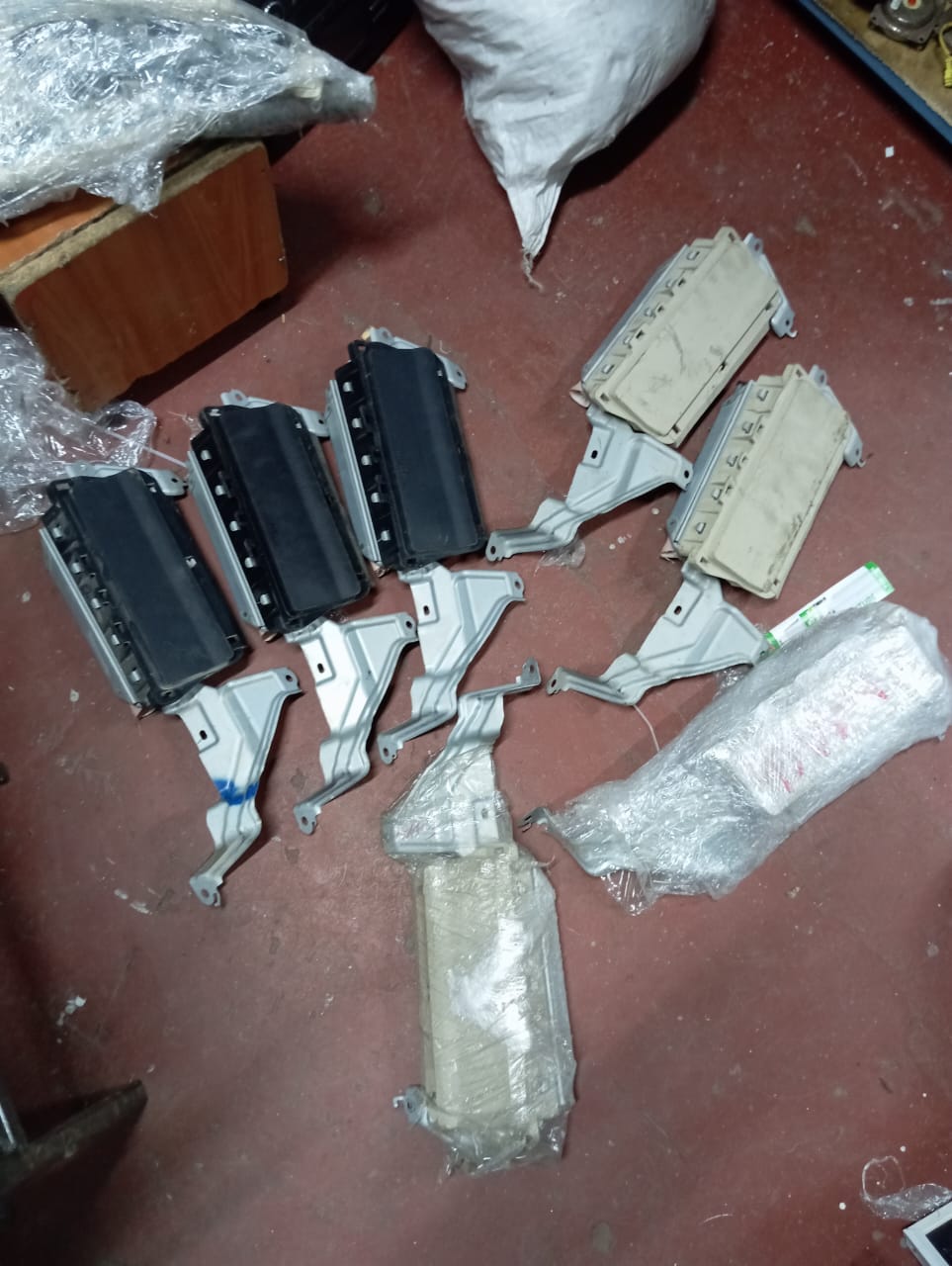 Prado 150 knee airbag