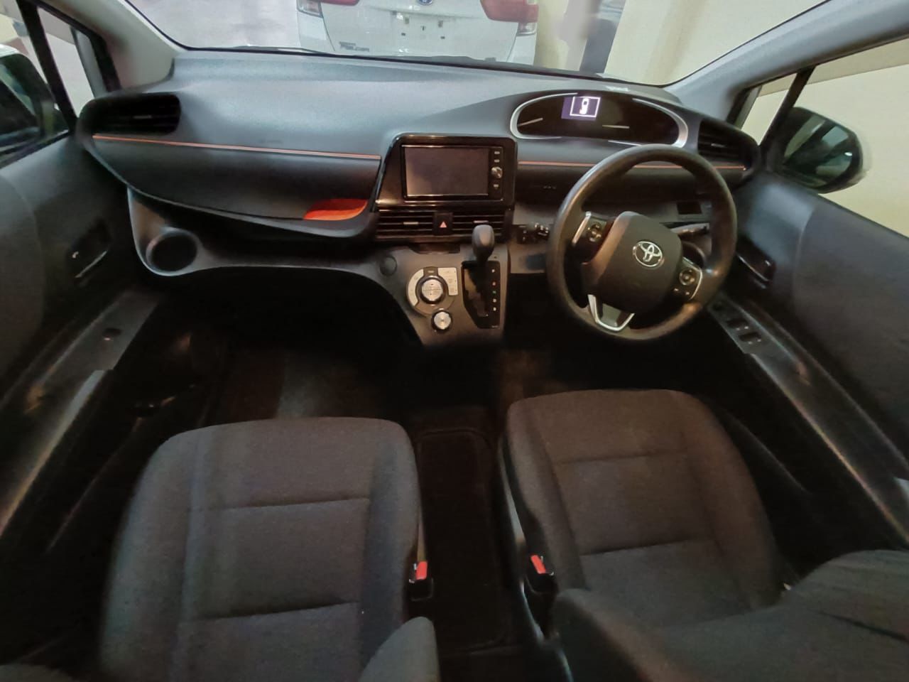 2017 Toyota sienta