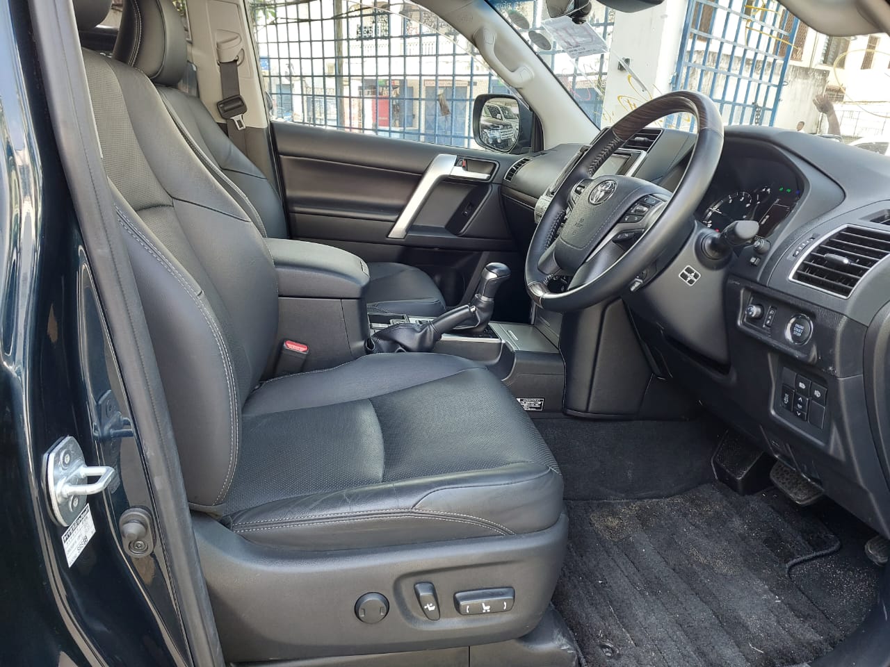 Toyota land cruiser Prado TZG