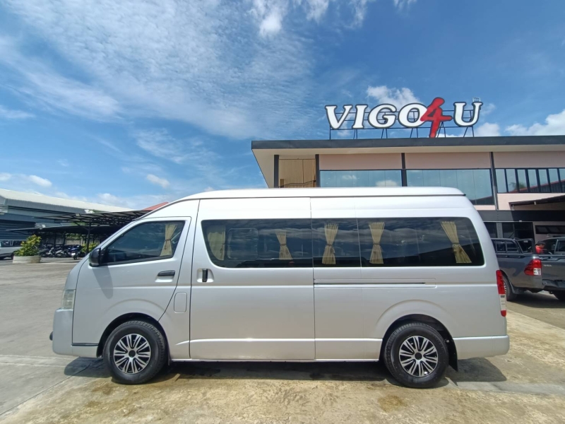 Toyota Hiace Commuter