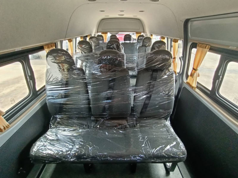 Toyota Hiace Commuter