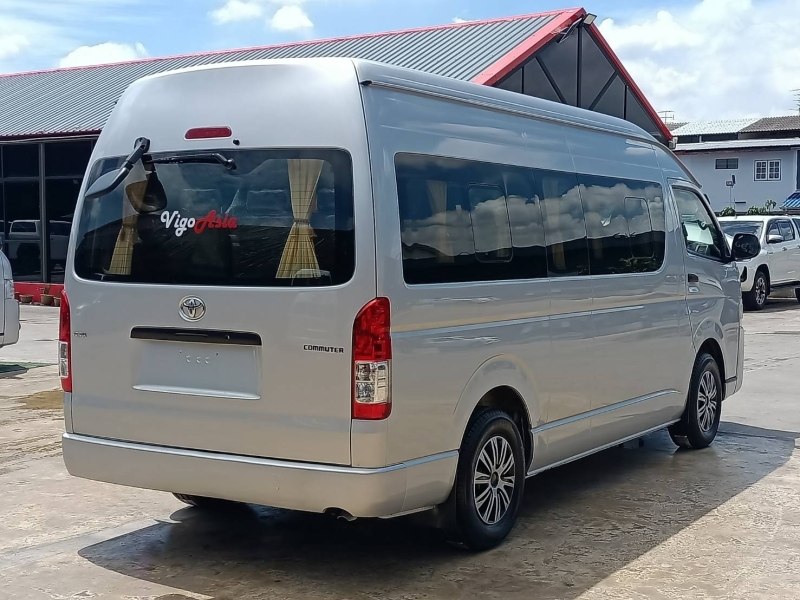 Toyota Hiace Commuter