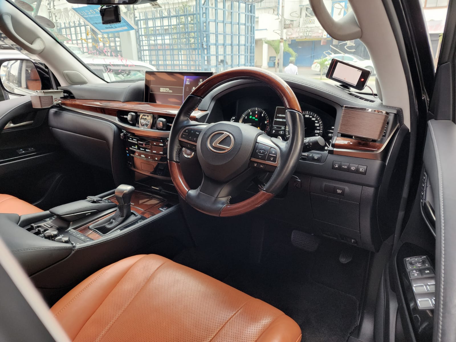 Lexus LX 570
