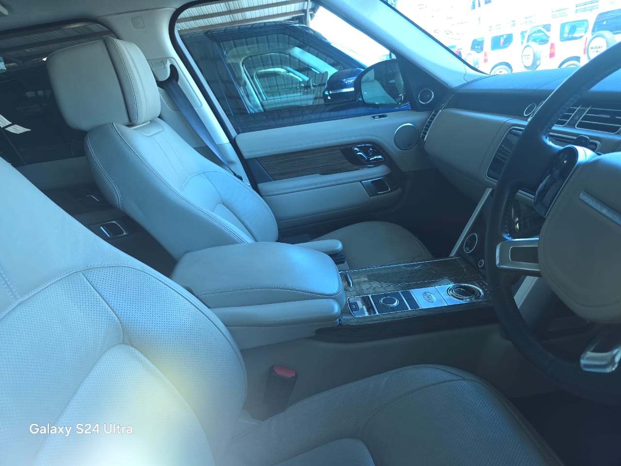 Range Rover Vogue 2017 model
