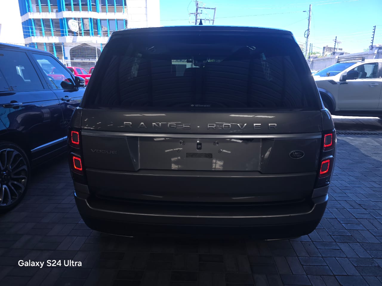 Range Rover Vogue 2017 model