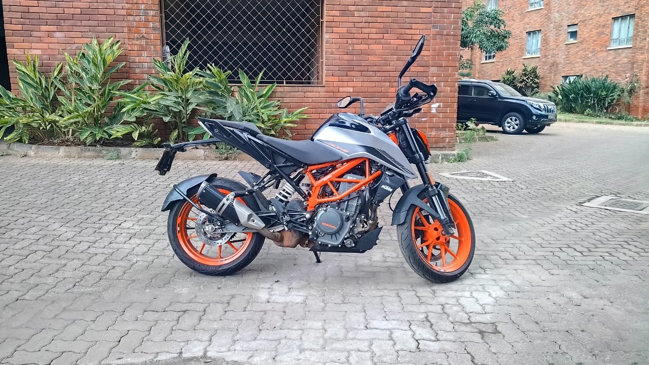 2023 KTM Duke 390