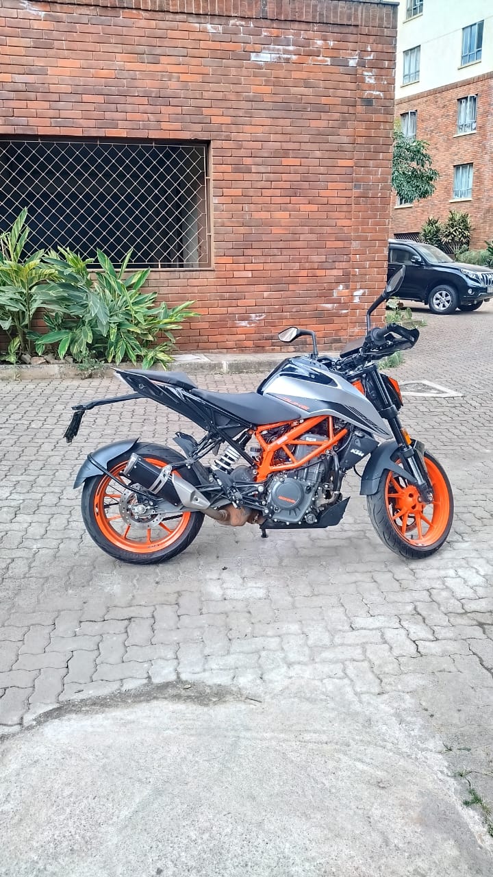 2023 KTM Duke 390