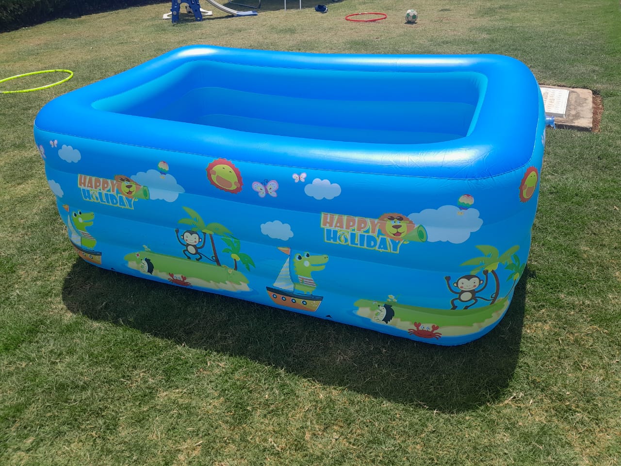 Inflatable swimming pool