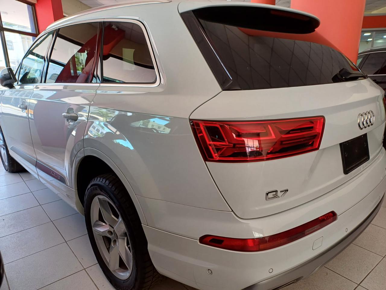 Audi Q7 2016 model