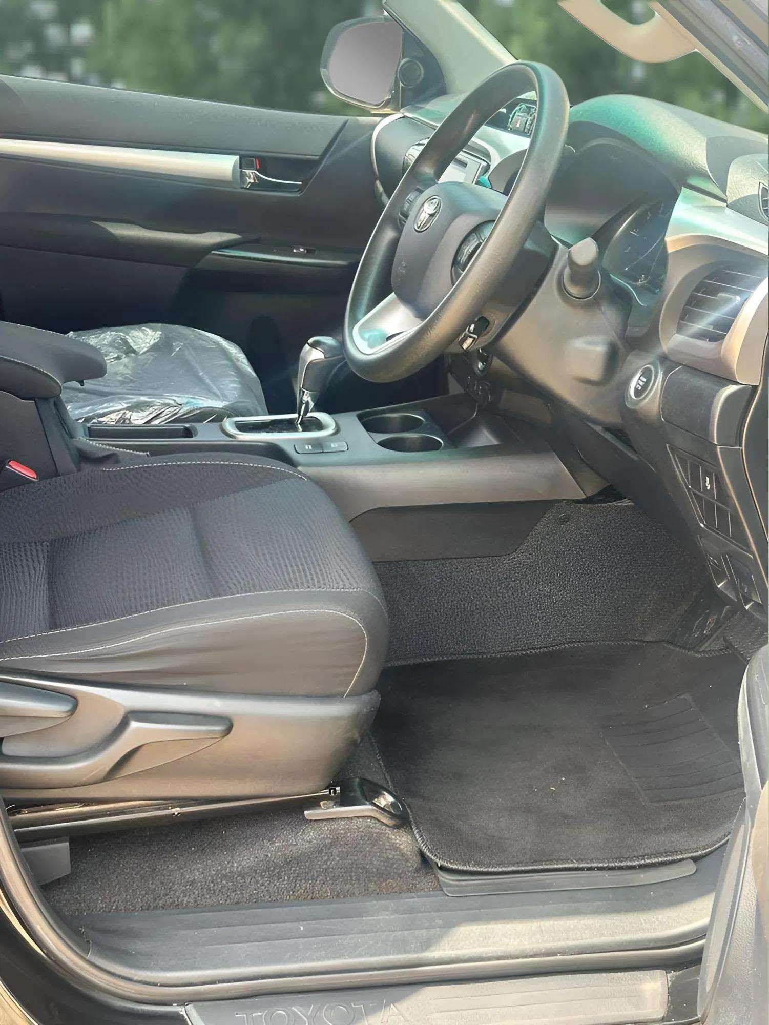 HILUX SR5