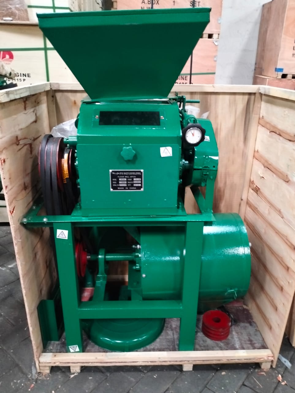 Maize floor roller mill. Complete with crusher motors and frame.
