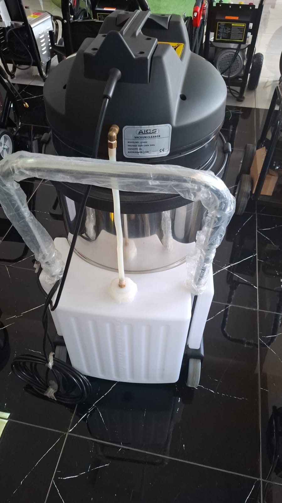 60l Wet and dry carpet cleaner