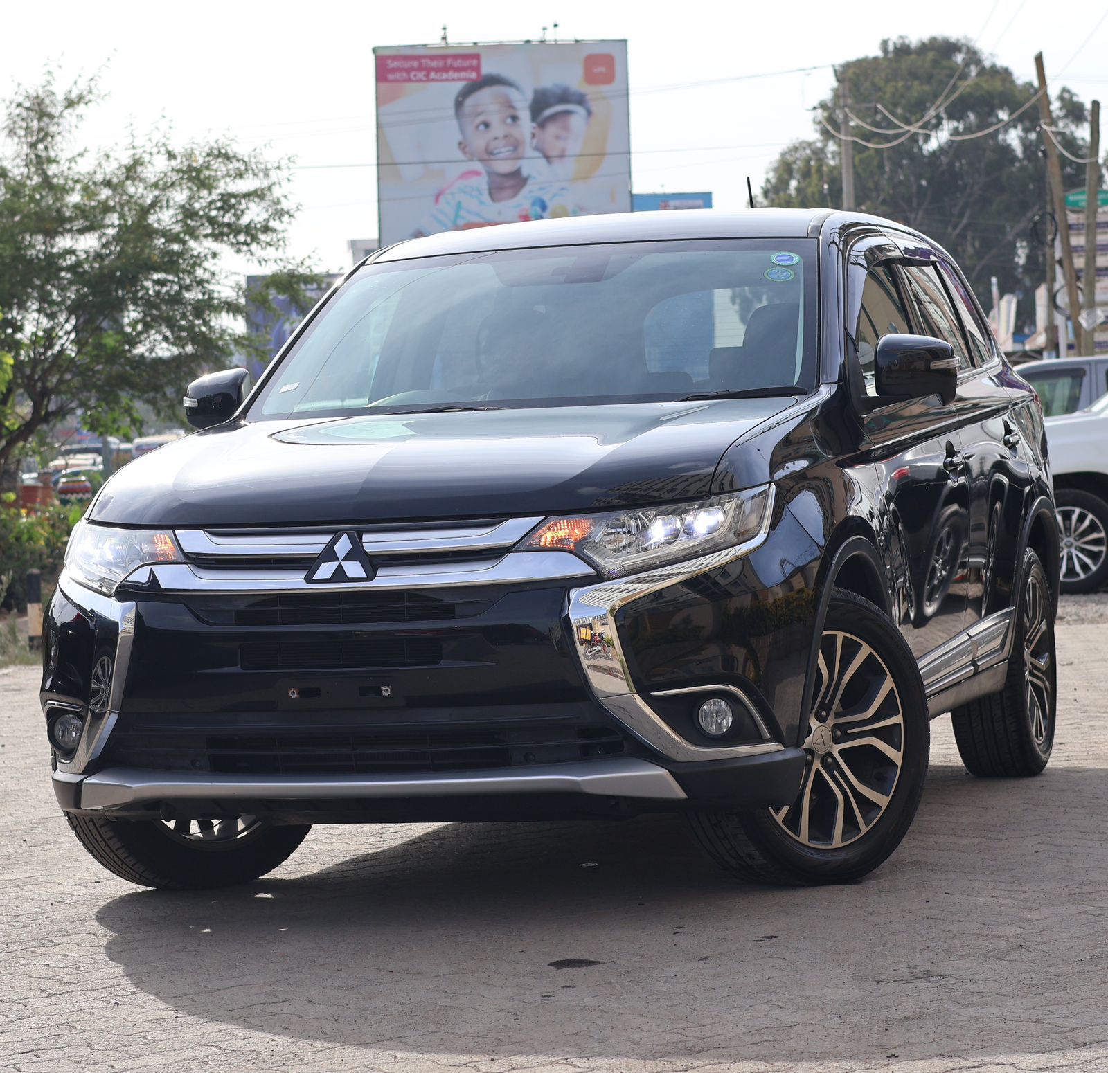 2018 MODEL MITSUBISHI OUTLANDER