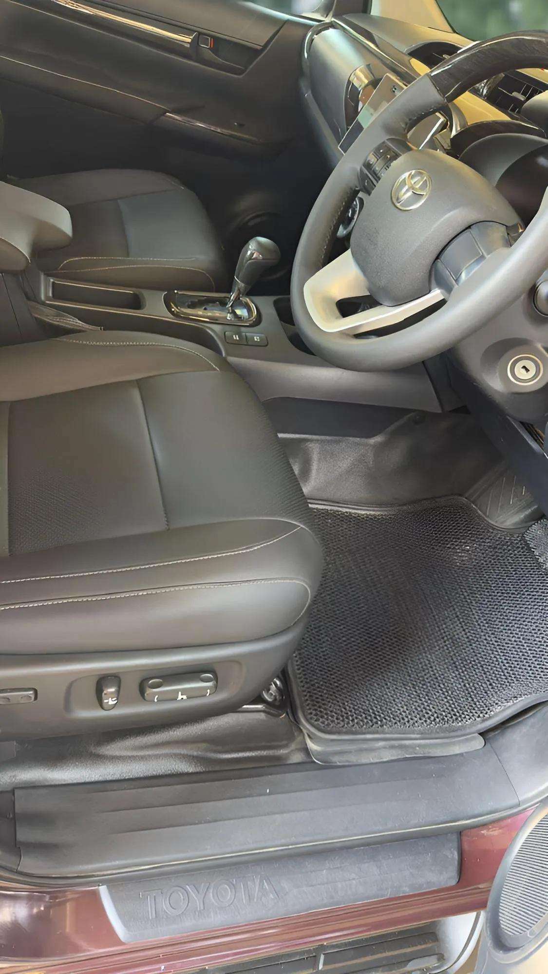 TOYOTA HILUX DOUBLE CABIN 2017