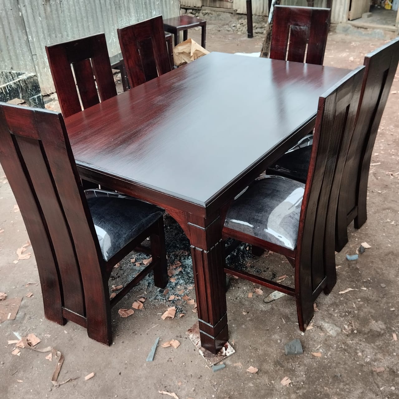 Elegant Dining table