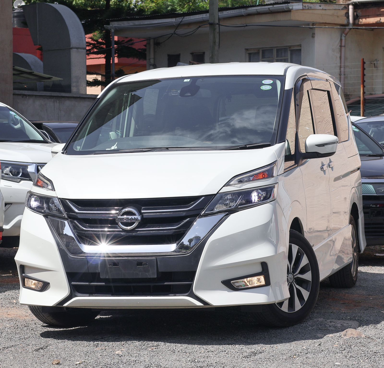 2018 MODEL NISSAN SERENA