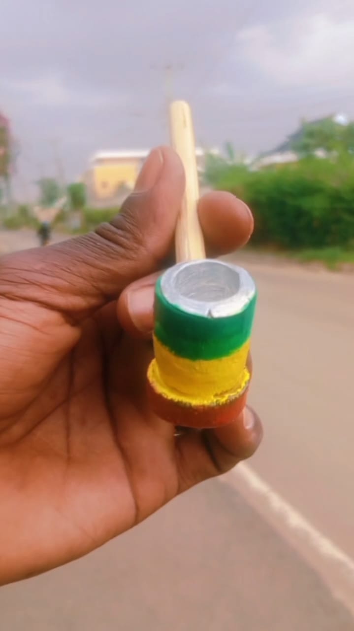 Kiko smoking pipe
