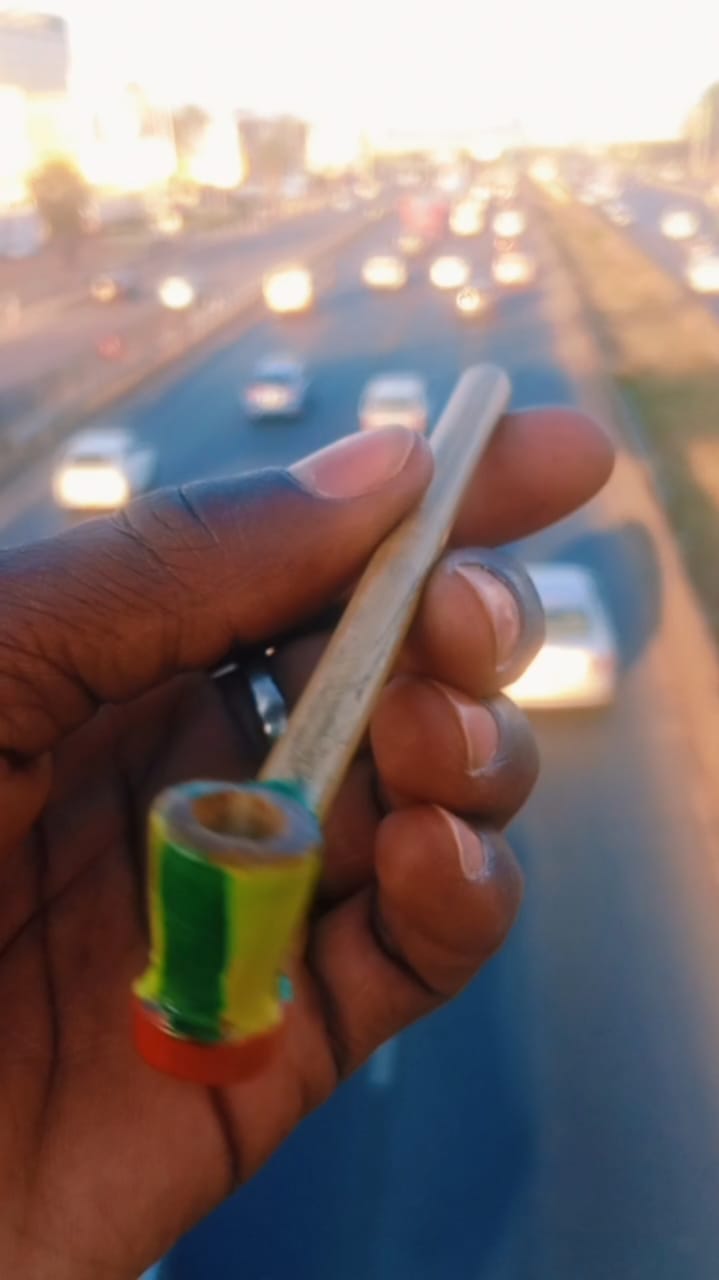 Kiko smoking pipe