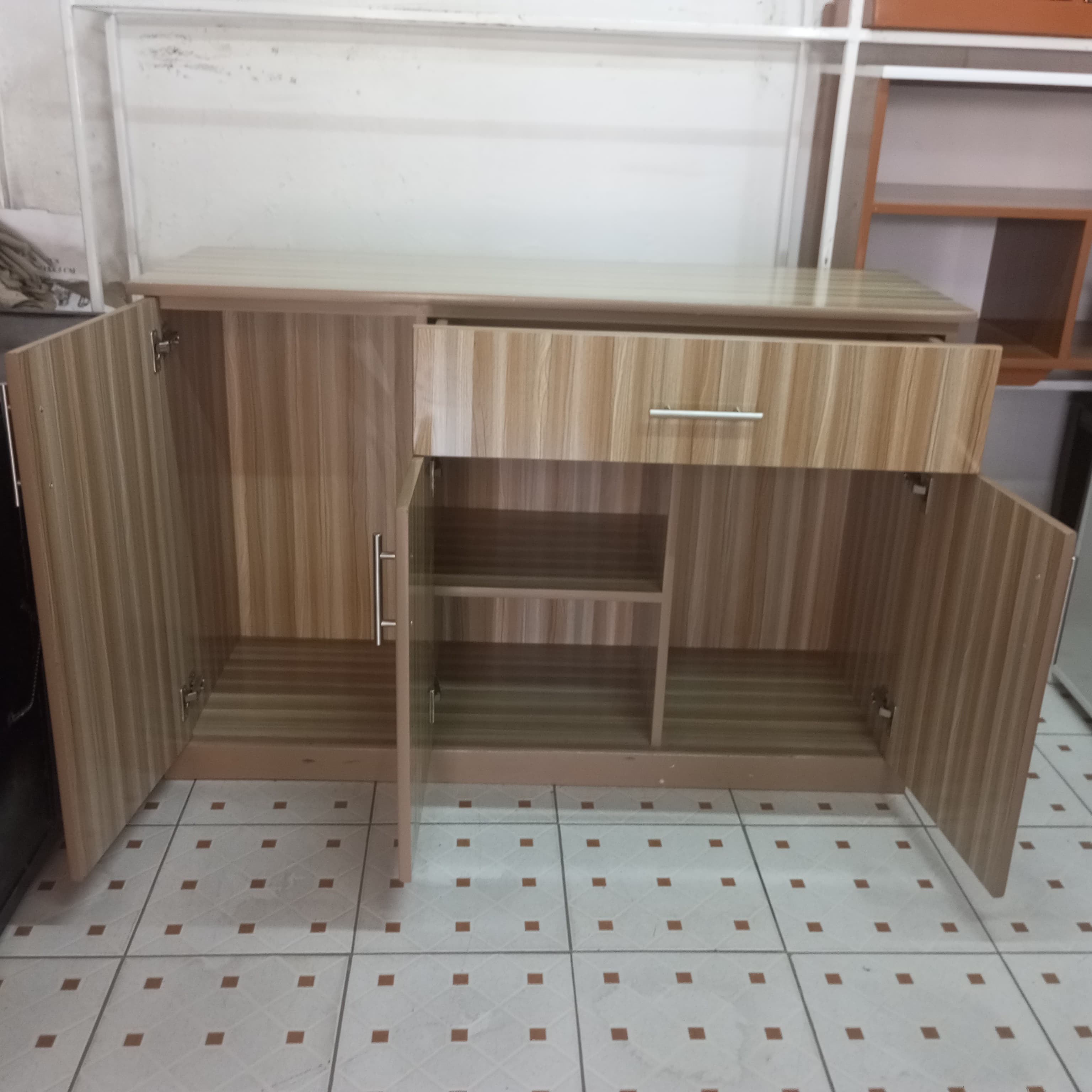 Kitchen cabinet with 3 doors & drawers