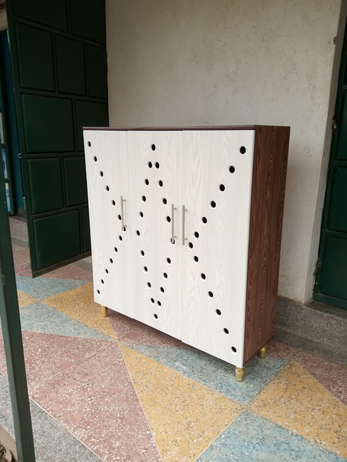 Shoe rack with 3 doors & spacious shelves