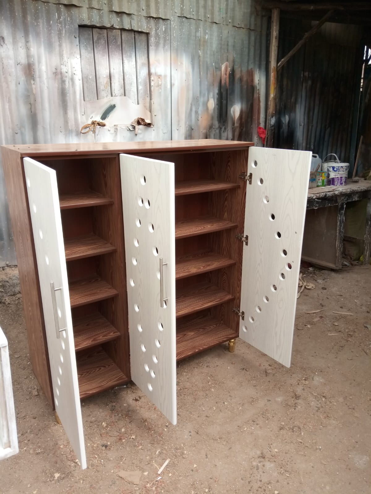 Shoe rack with 3 doors & spacious shelves