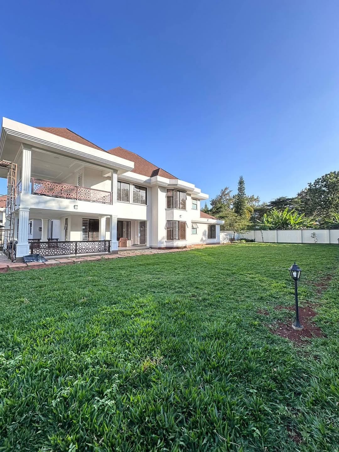 Modern 4 bedroom to let