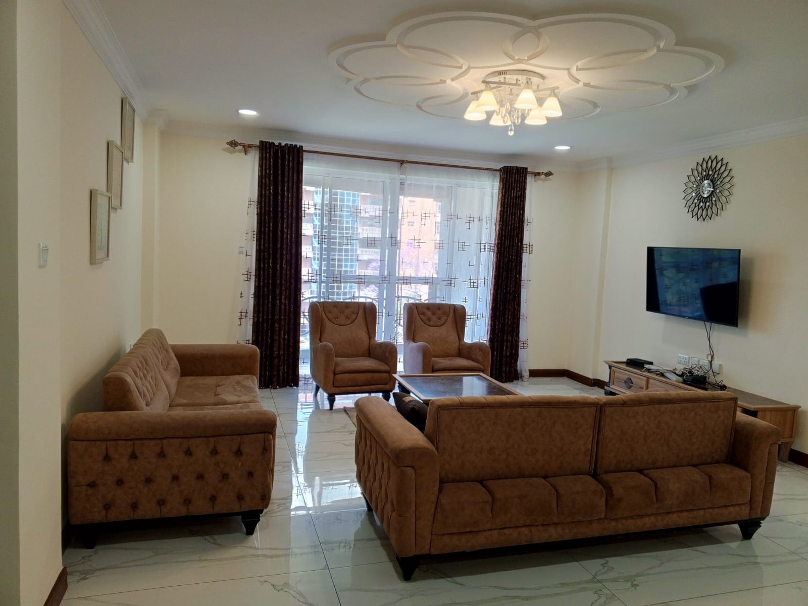 Furnished 4br duplex plus dsq all ensuite