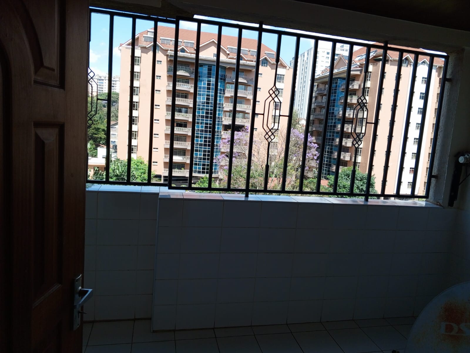 Furnished 4br duplex plus dsq all ensuite