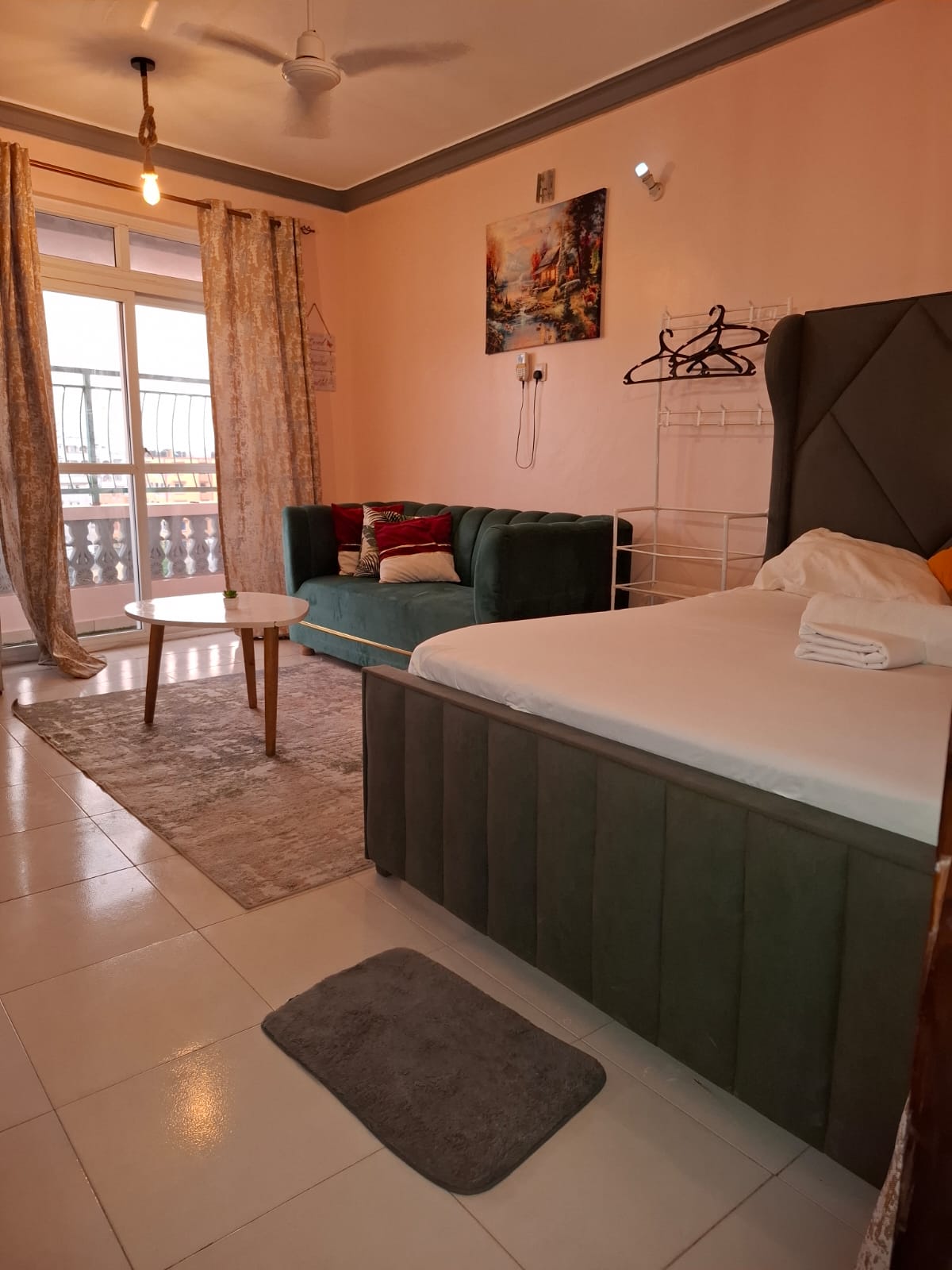 Executive Airbnb studio in Bamburi mtambo